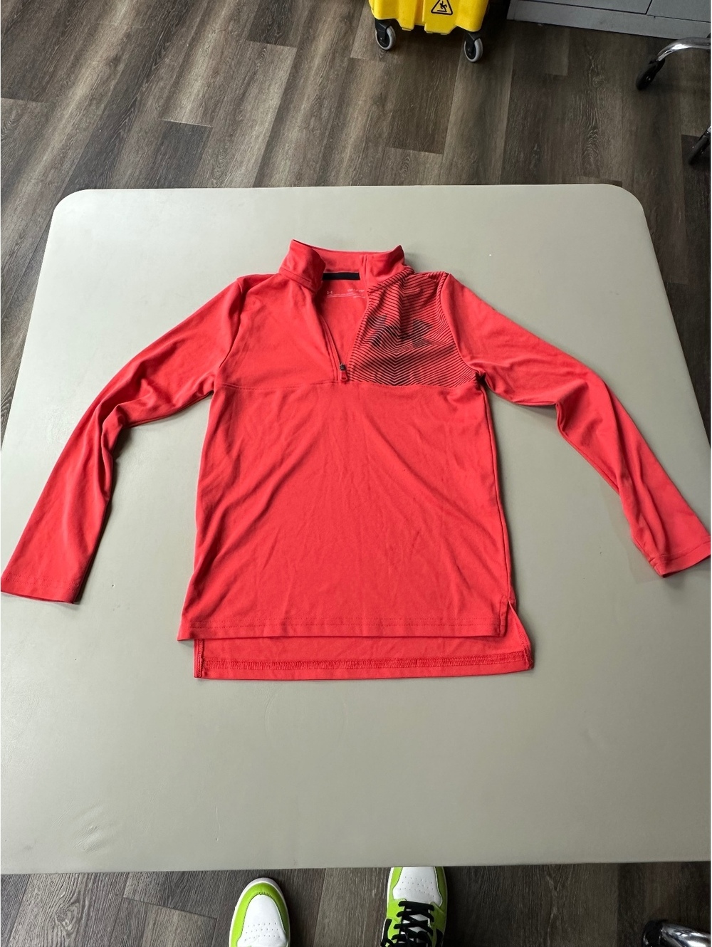 Under Armour HeatGear Loose Fit Long Sleeve 1/4 Zip Pullover - Size Small